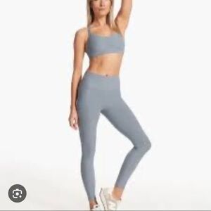 Vuori Women's Gray Leggings